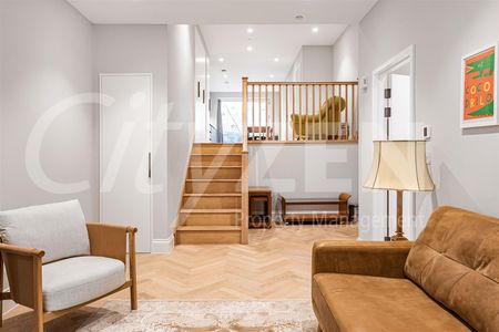 Explorer Way, London - Photo 2