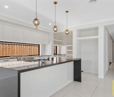 Stunning Large Family Home! - Photo 4