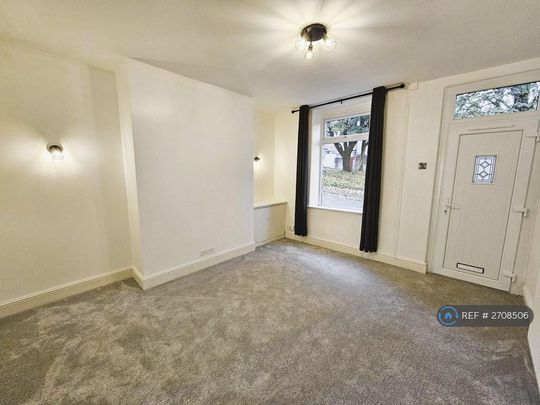 2 bedroom end of terrace house to rent - Photo 1