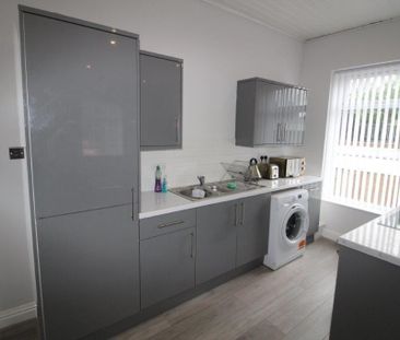1 bedroom in a flat share to rent - Photo 4