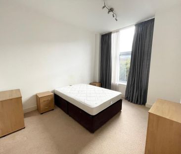 3 bedroom flat to rent - Photo 5