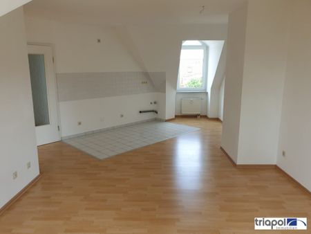 Helle 2-Zi.-Whg. im Dachgeschoss mit Laminatboden und Teslichtbad. - Photo 2