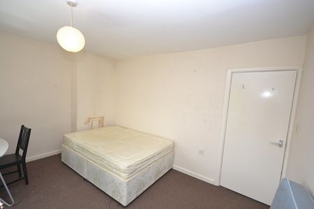 2 bed Mid Terraced House for Rent - Photo 5