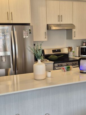 For Lease - 18 Gemini Drive, Barrie, Ontario - Photo 1