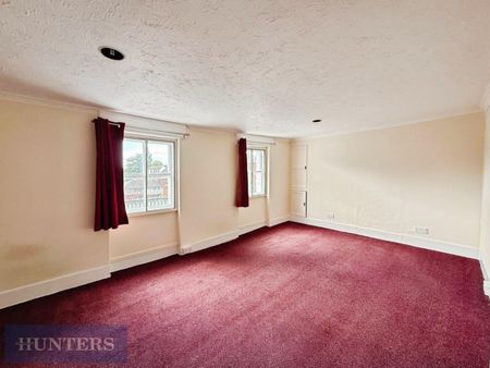 3 bedroom Flat To Let - Photo 3
