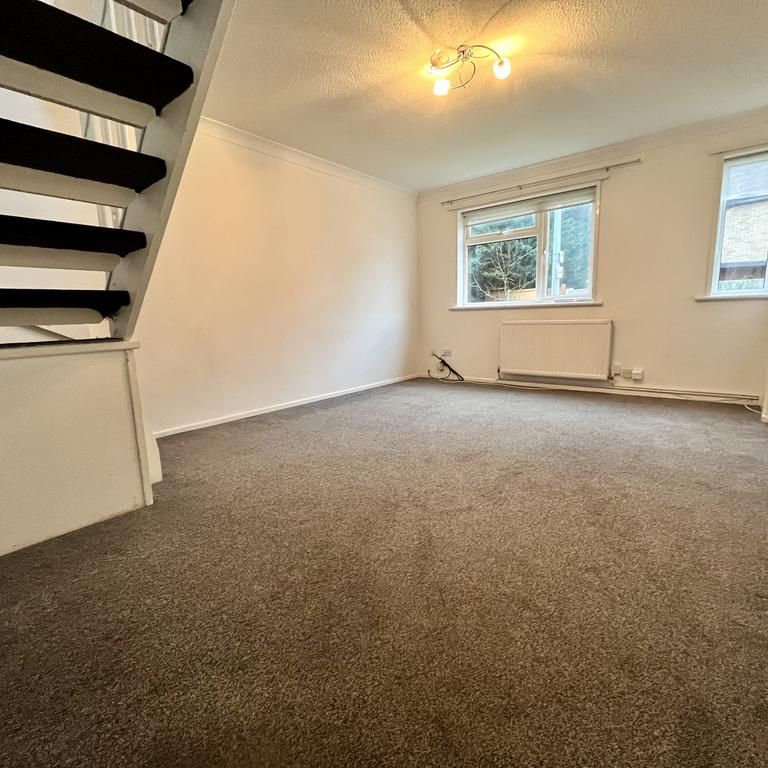 2 bedroom end of terrace house to rent - Photo 1
