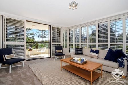 Entire half-floor overlooking Yacht Club. - Photo 5