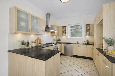 Waterside Lifestyle with Period Charm - Photo 4