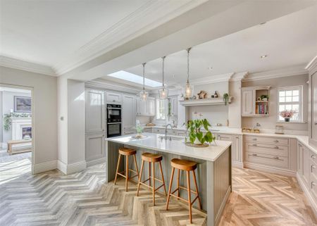 4 bedroom detached house to rent - Photo 3