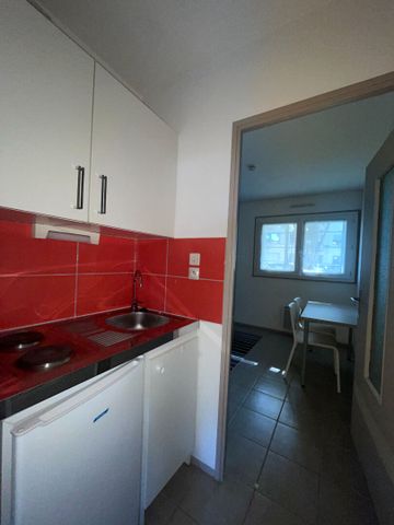 Location Appartement 1 pièce 16m² - Photo 2