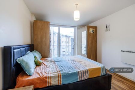 2 bedroom flat to rent - Photo 5