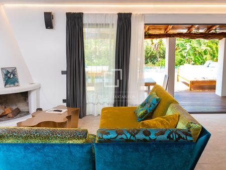 Authentic renovated Ibizan charming villa with 4 en-suite bedrooms for long-term rental in San José, Ibiza - Photo 3