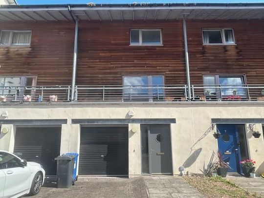 4 bedroom townhouse to rent - Photo 1