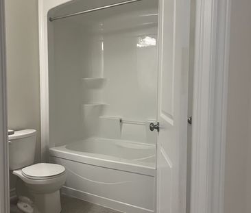 For Lease - 7768 Ascot Circle Unit# 83, Niagara Falls, Ontario - Photo 3