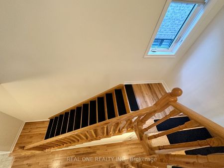 For Lease - 16 Hewison Avenue, Richmond Hill, Ontario - Photo 2