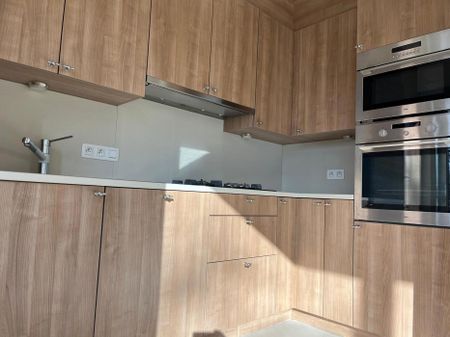 Centraal gelegen appartement met 2 slaapkamers en garagebox! - Photo 2