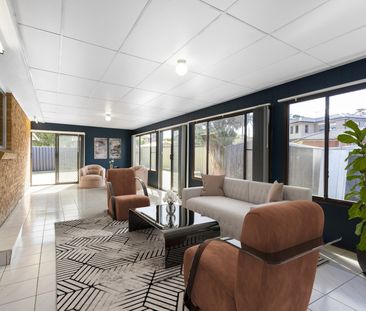 Modern Living - Photo 2
