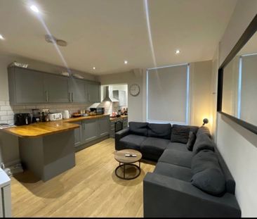 Room in a Shared House, Stanmore Place, LS4 - Photo 1