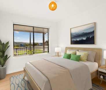 Renovated family home with ocean views - Photo 5