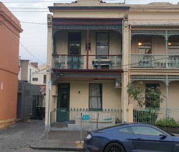 Carlton - Photo 2