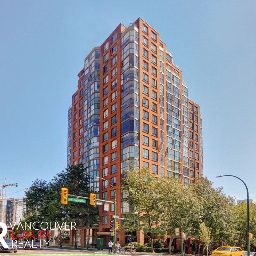Condo in Downtown Vancouver, BC - Photo 1