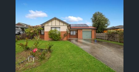 CONVENIENT LOCATION! READY FOR SOMEONE TO CALL IT HOME - Photo 3