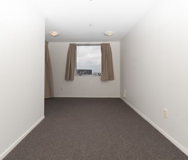 Large one bedroom apartment - Photo 2