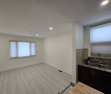 1 bdrm Eglinton & Caledonia - Photo 1