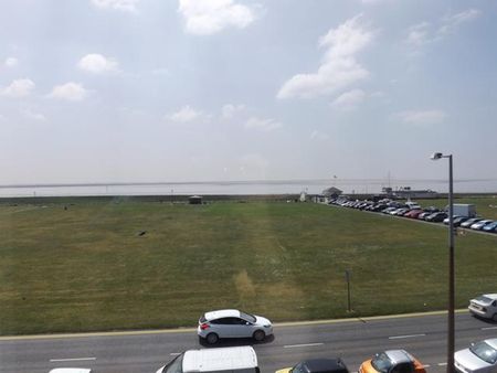 3 bedroom apartment to rent - Photo 3