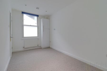 2 bedroom maisonette to rent - Photo 2