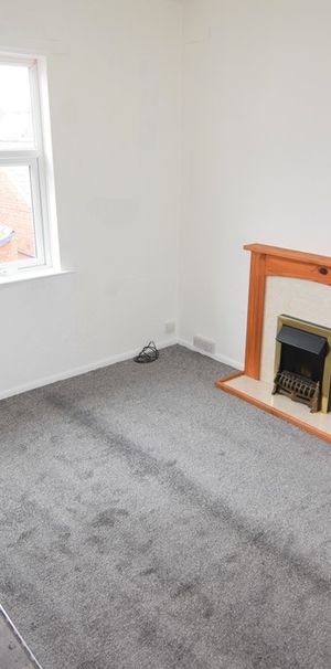 To Let 1 Bed Apartment - Photo 1