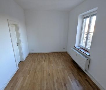 Blick auf den Altmarkt: City-Appartment mit 2 Bädern, Balkon, Lift ... - Photo 2