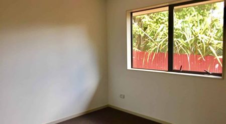 MODERN TWO BEDROOM HOUSE!! - Photo 4