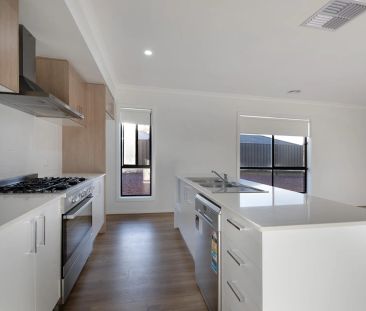 Modern family home in the heart of Huntly . - Photo 5