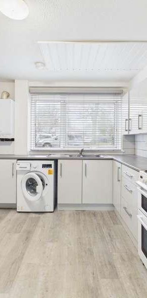 Arbour View Court, Northampton, NN3 - Photo 1