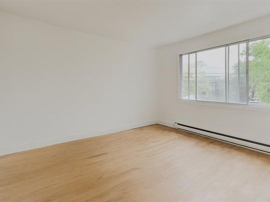 9332 12e Avenue - Photo 1