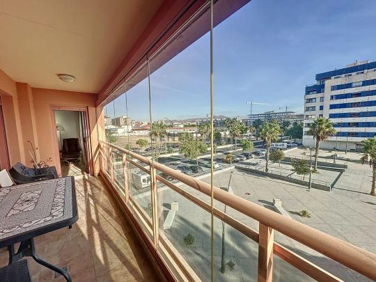Apartamento de alquiler en Calle Pacífico , 29, Paseo Marítimo Oeste - Pacífico - Photo 1