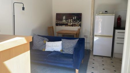 1 bedroom property to rent - Photo 3