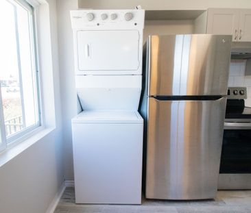 SPACIOUS 2 BEDROOM APARTMENT IN ST.CATHARINES!! - Photo 6