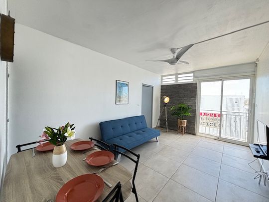 Location Appartement 5 pièces 70m² LES ABYMES 97139 - Photo 1