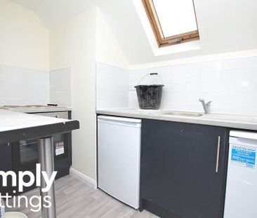 2 Bed property for rent - Photo 2