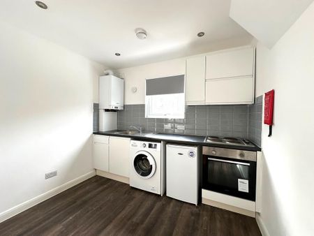 Studio to rent - Photo 3