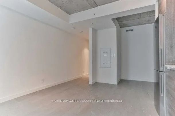 111 Bathurst Street #701 - Photo 1