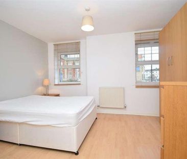 St Christophers Walk, Wakefield, WF1 - Photo 4