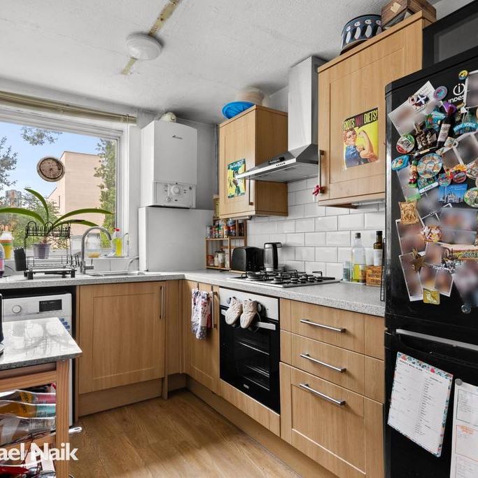 2 bedroom flat to rent - Photo 1