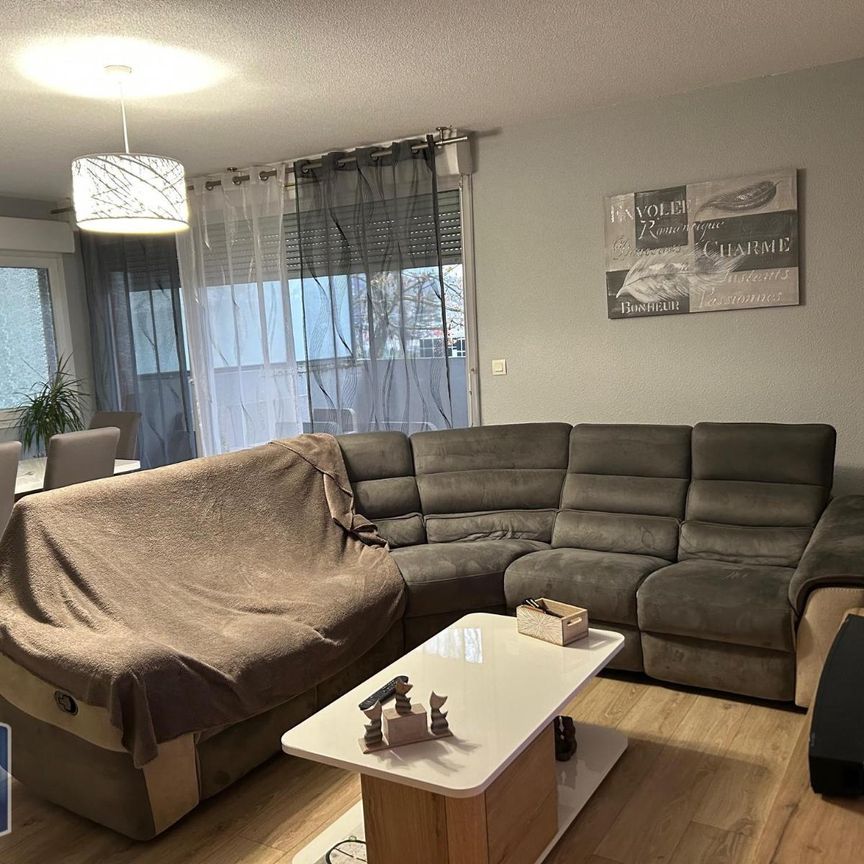 Location Appartement 3 pièces 68m² ST PRIEST EN JAREZ 42270 - Photo 2