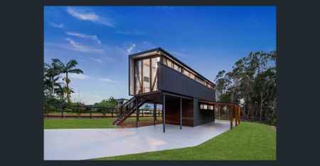 Furnished Architecturally Designed 1 Bedroom Unit - Photo 5