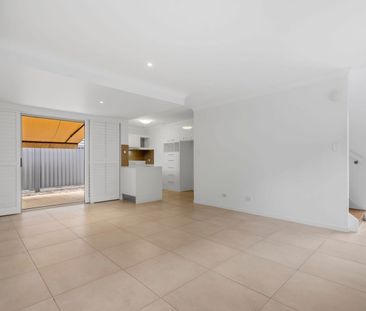 Light-Filled 3-Bedroom Townhouse - Photo 1