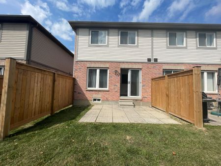 For Lease - 9 Fairglen Avenue Unit# 4, Brampton, Ontario - Photo 3