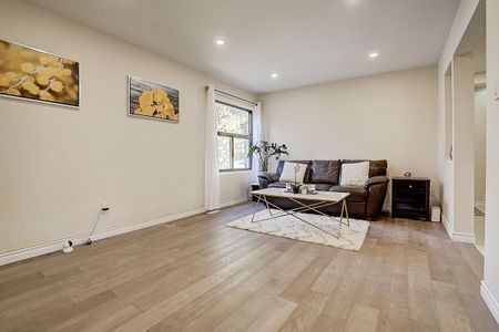 For Lease - 49 Grenbeck Drive, Toronto, Ontario - Photo 4